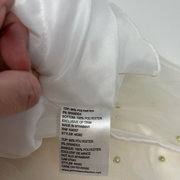 AMERICAN PRINCESS: Red Dress with Cream Skirt, Size 6 - Picture 4 of 7